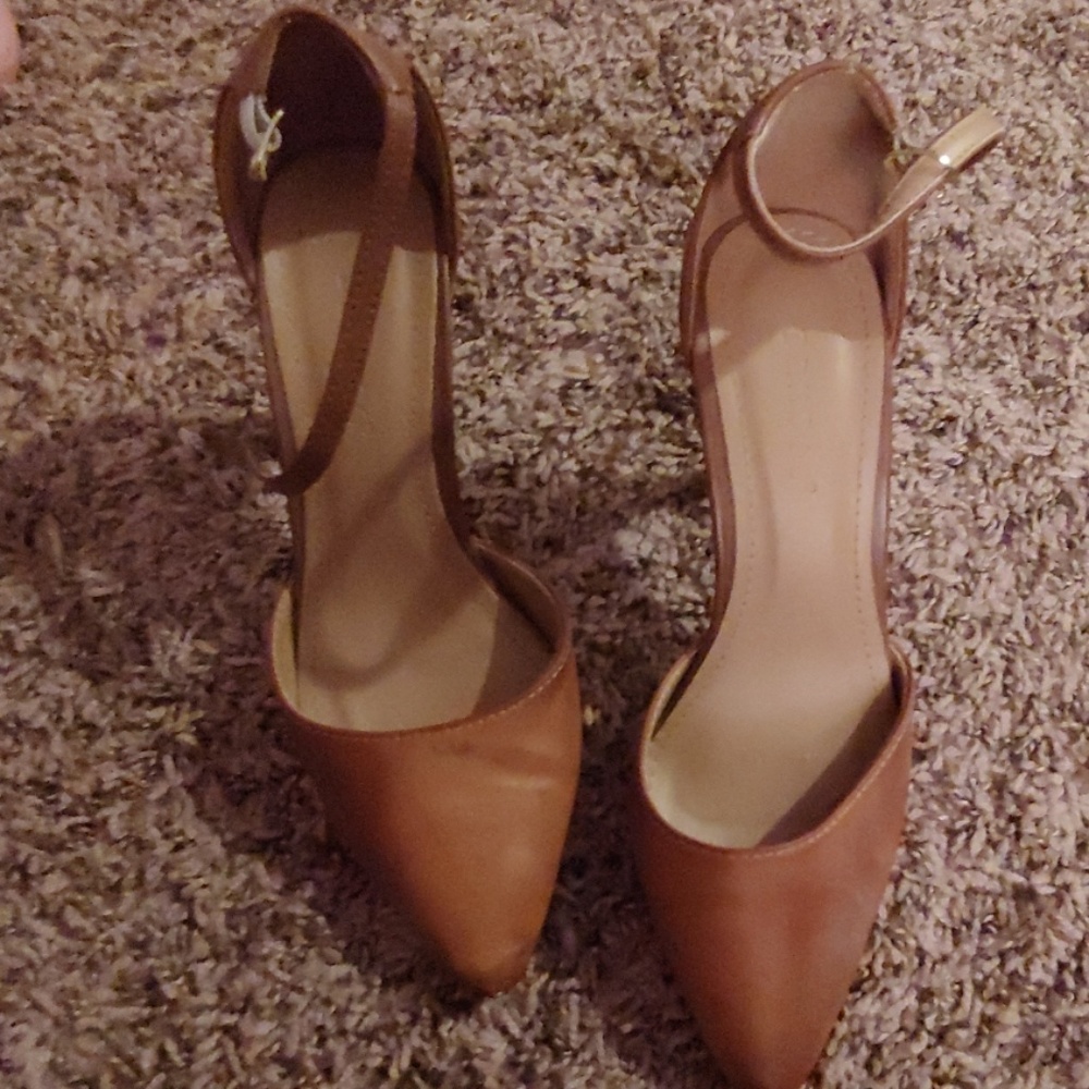 Tan heels